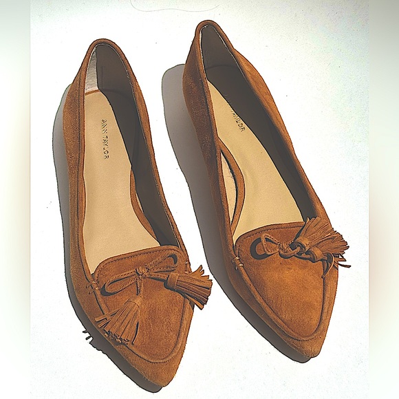 Ann Taylor Ada Suede Pointy Toe, Flats with Tassels. Woman’s Size 8 1/2 - Picture 8 of 13